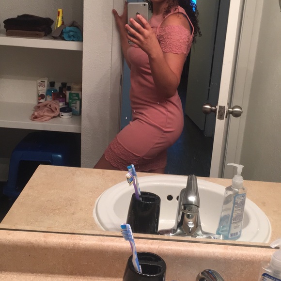 Cute pink lace dress - Picture 4 of 4